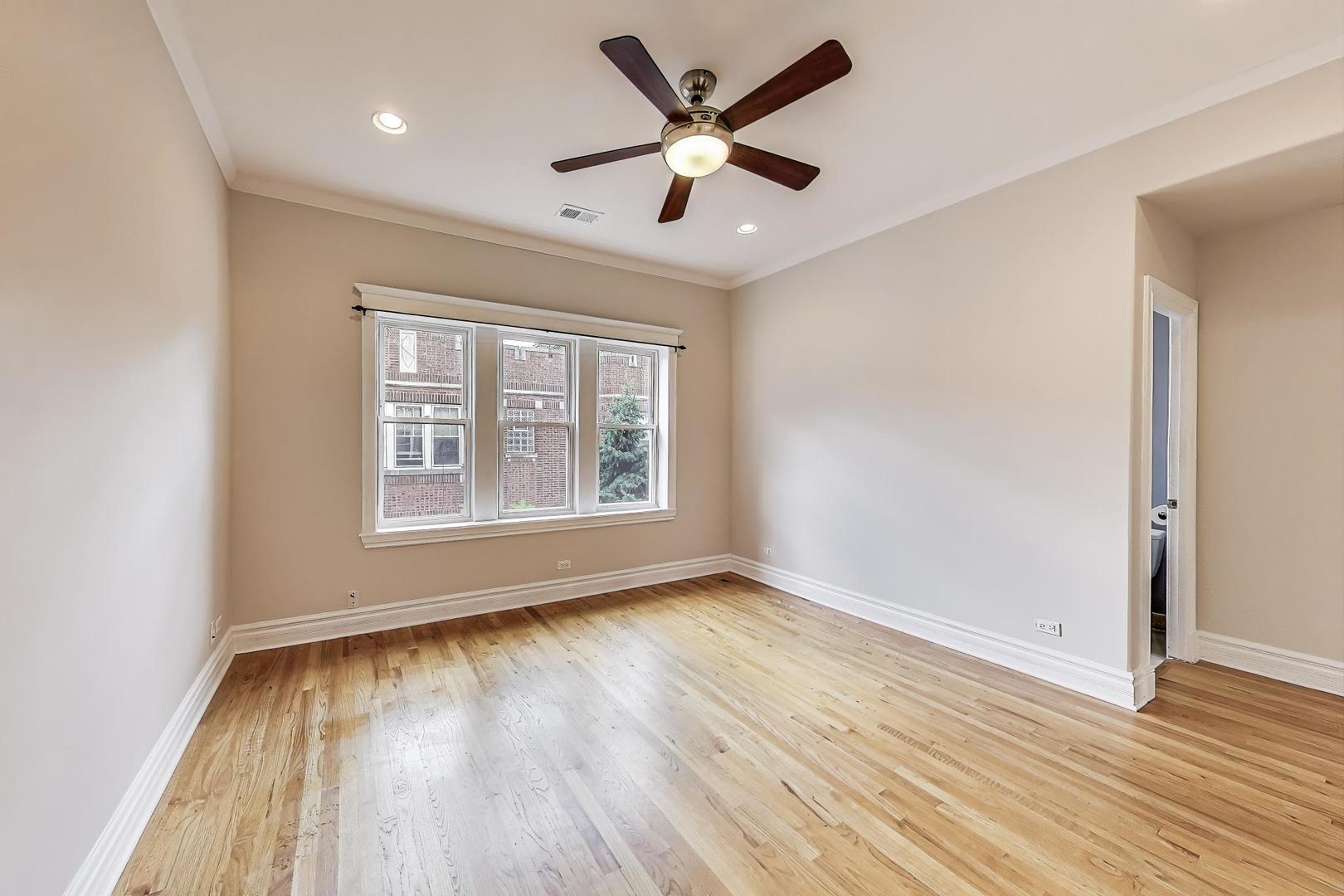 3851 N Kedvale Avenue Unit: E3