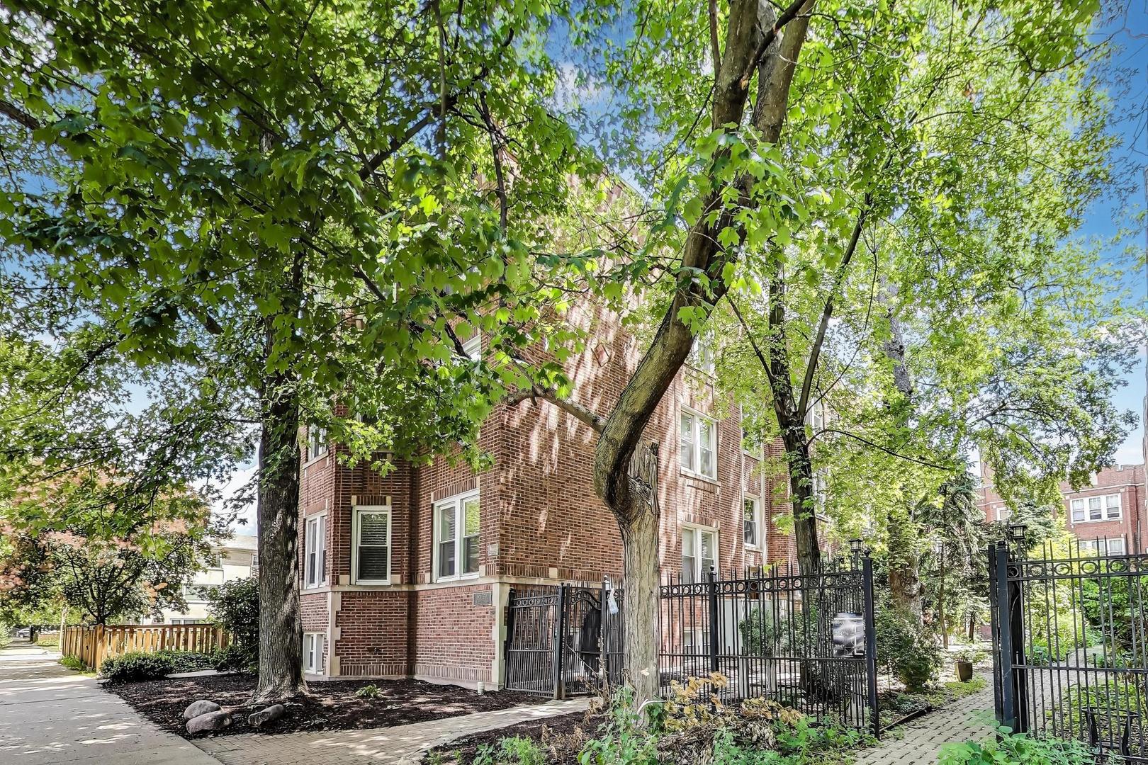 3851 N Kedvale Avenue Unit: E3