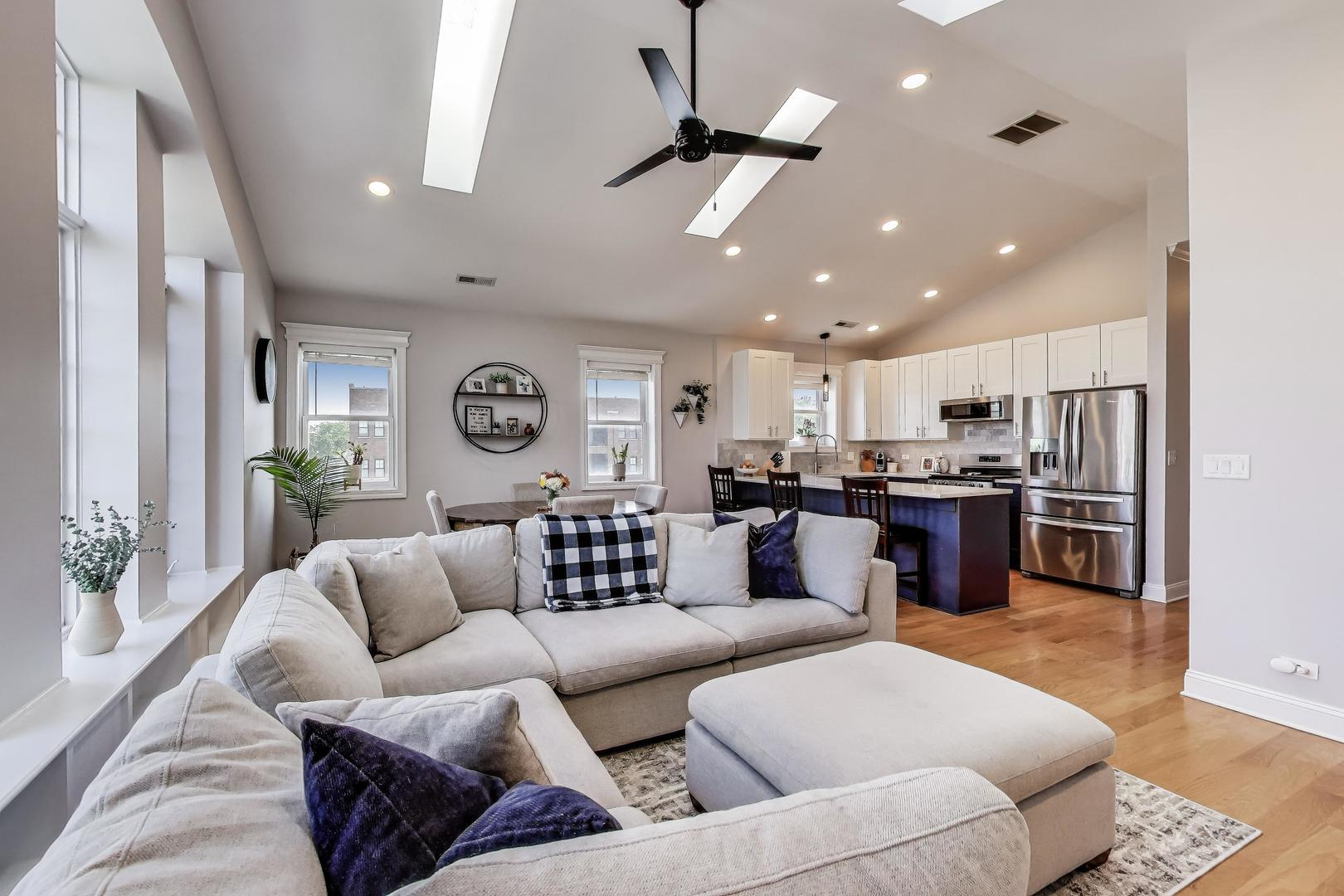 3708 N Ashland Avenue Unit: 3
