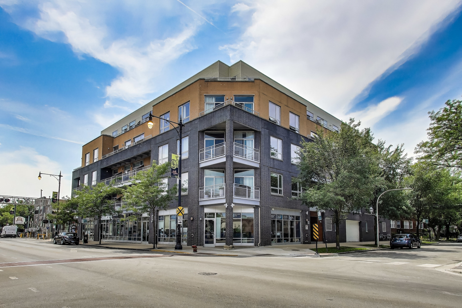 3201 W Leland Avenue Unit: 312