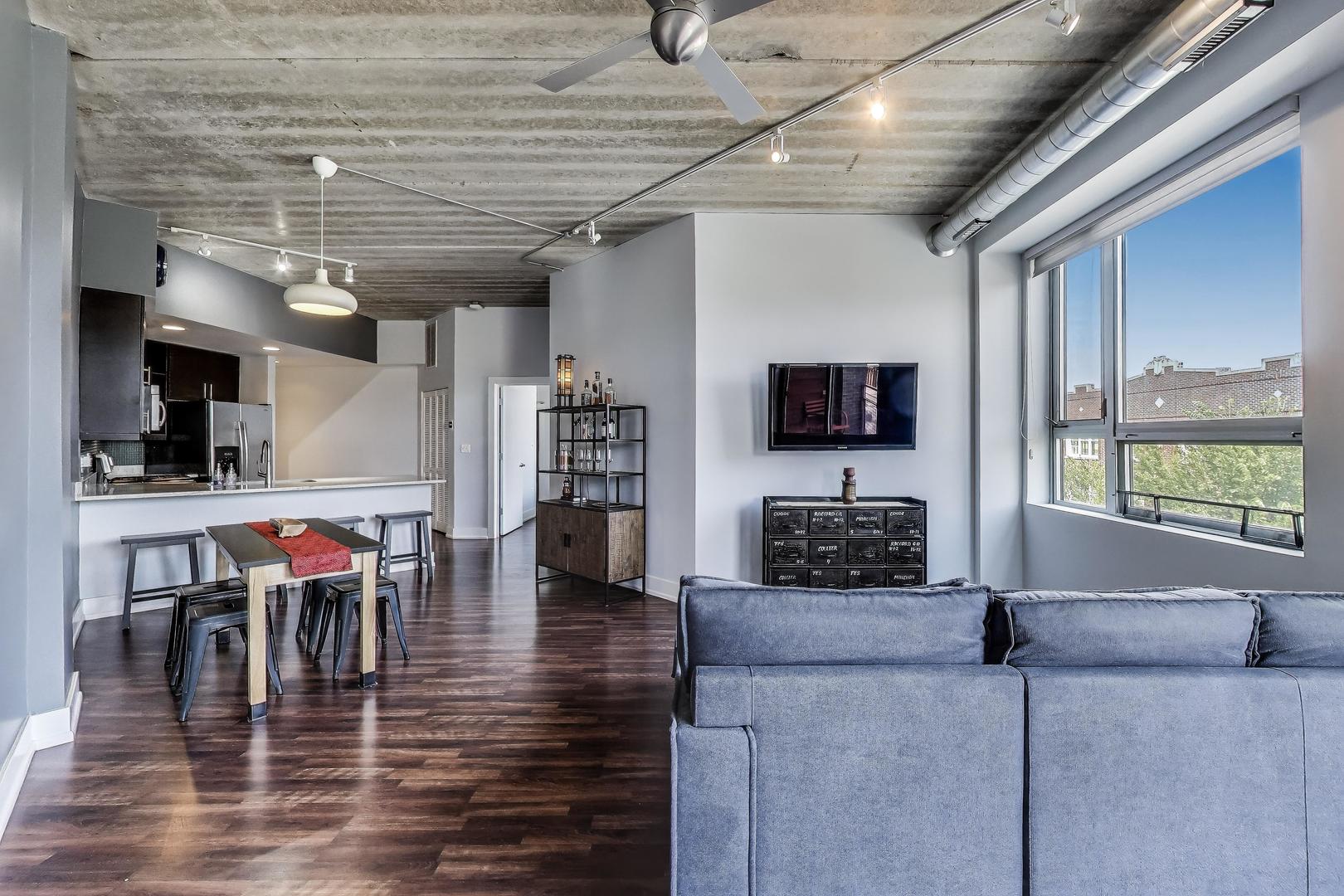 3201 W Leland Avenue Unit: 312