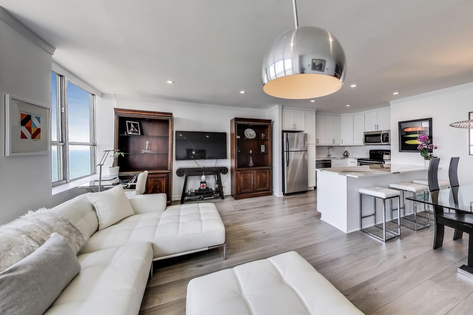 655 W IRVING PARK Road Unit: 5506