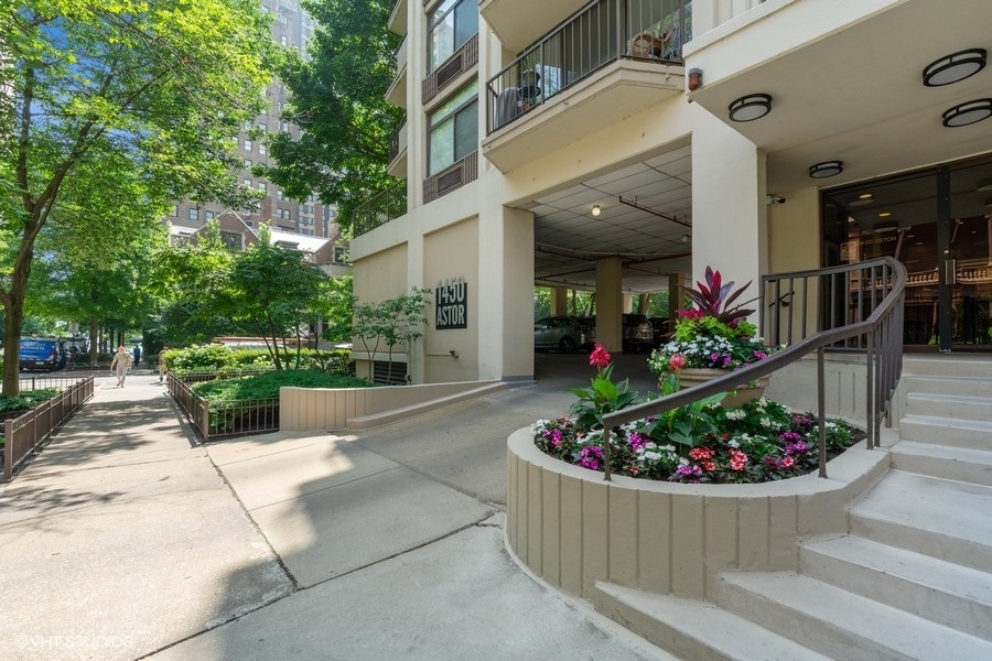 1450 N Astor Street Unit: 14D