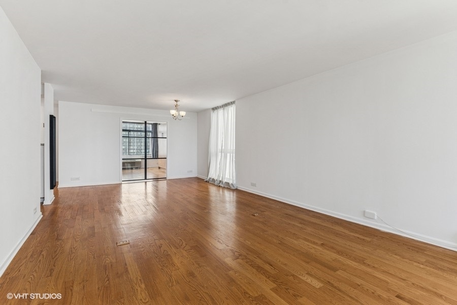 1450 N Astor Street Unit: 14D
