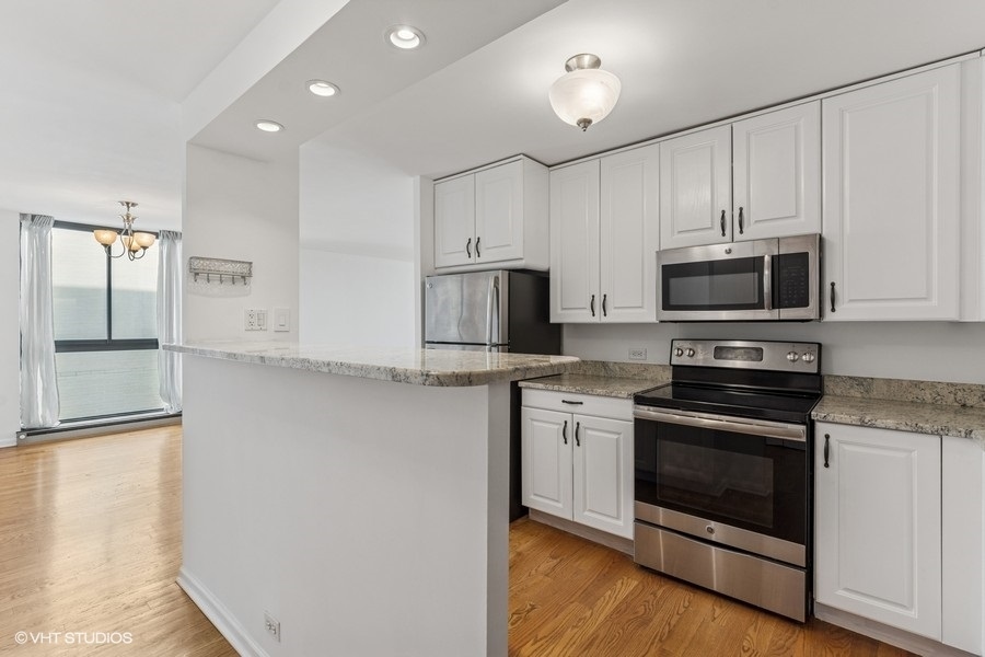 1450 N Astor Street Unit: 14D
