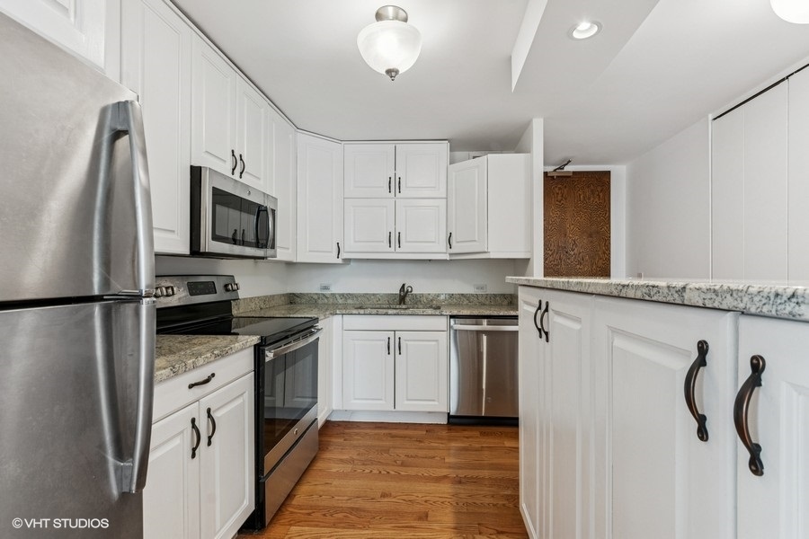 1450 N Astor Street Unit: 14D