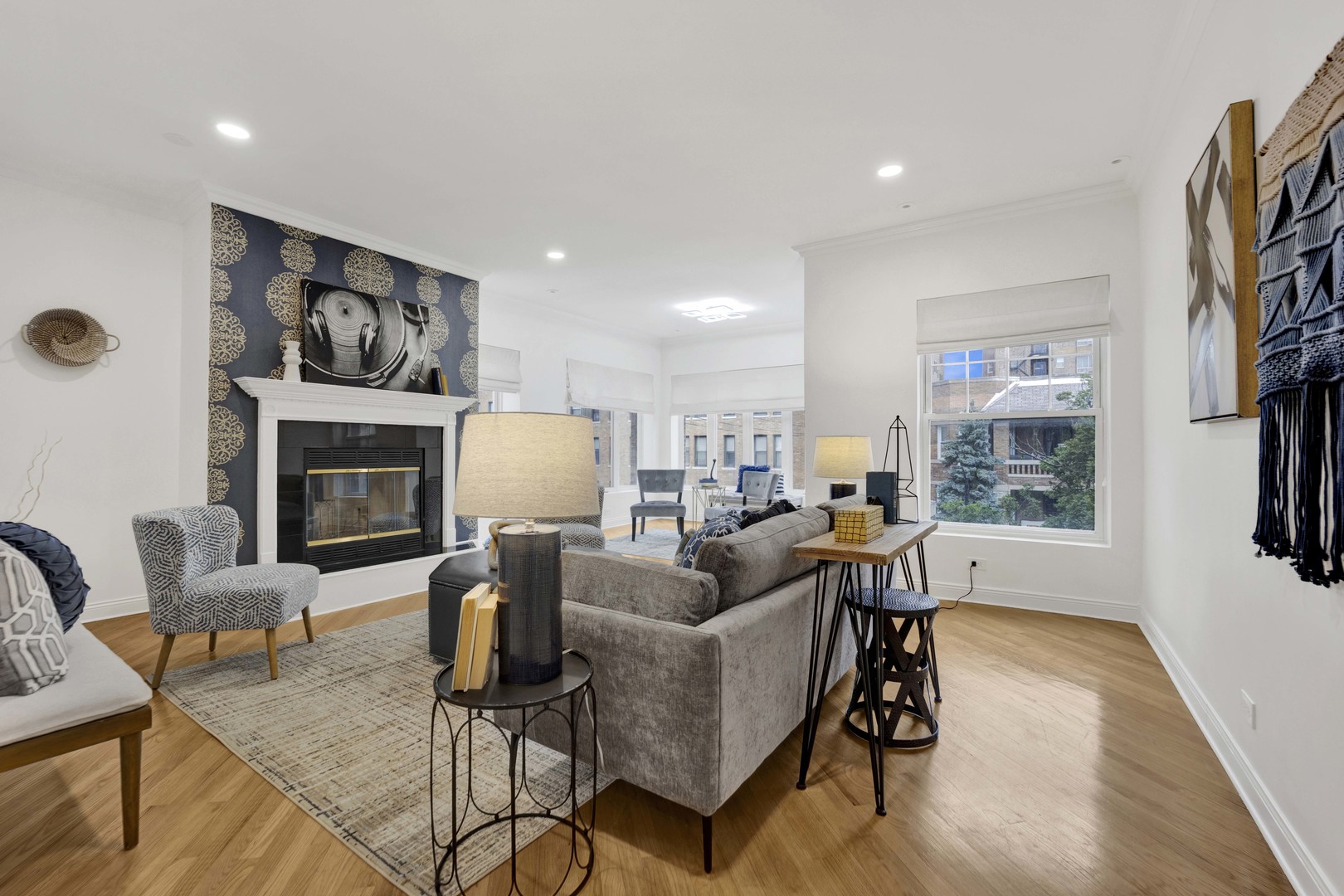 941 W Argyle Street Unit: 3W