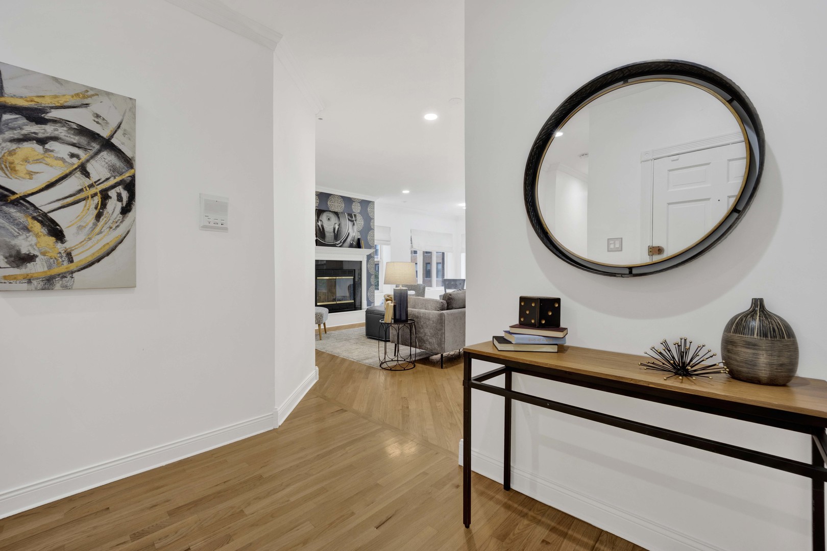 941 W Argyle Street Unit: 3W