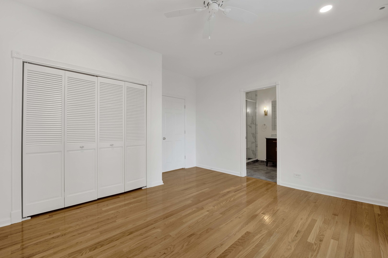 941 W Argyle Street Unit: 3W