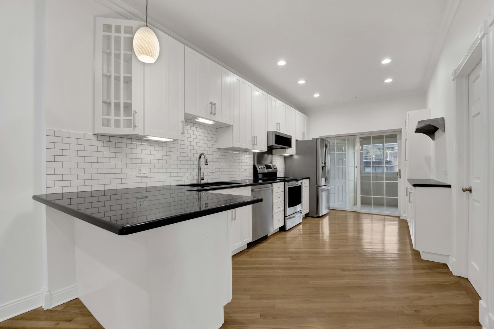 941 W Argyle Street Unit: 3W