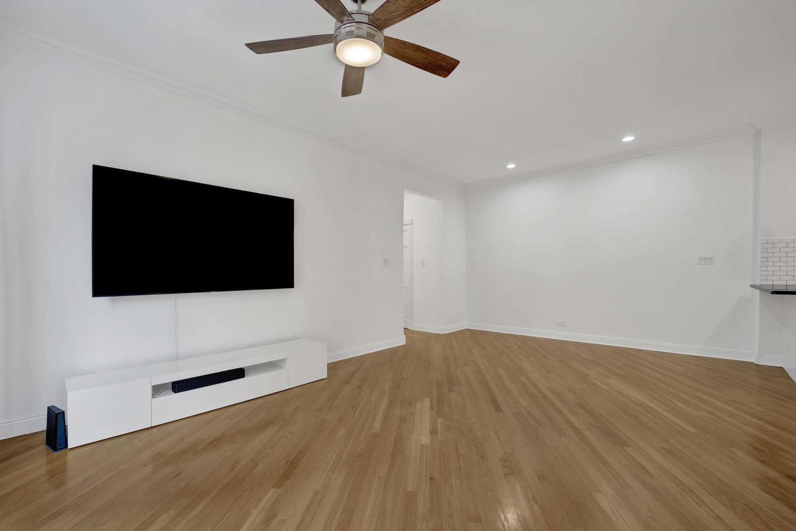 941 W Argyle Street Unit: 3W