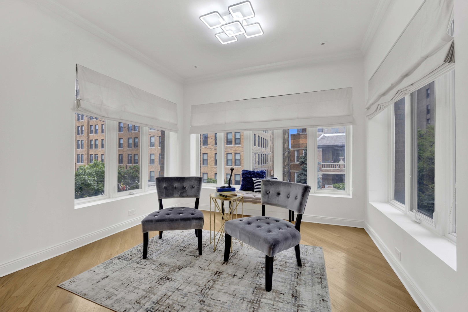 941 W Argyle Street Unit: 3W