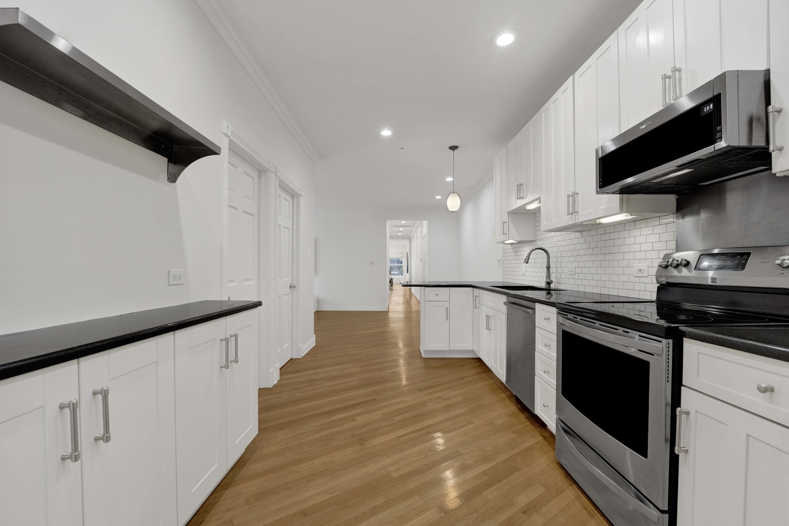 941 W Argyle Street Unit: 3W