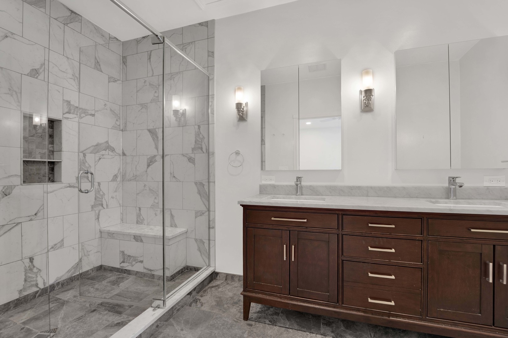 941 W Argyle Street Unit: 3W