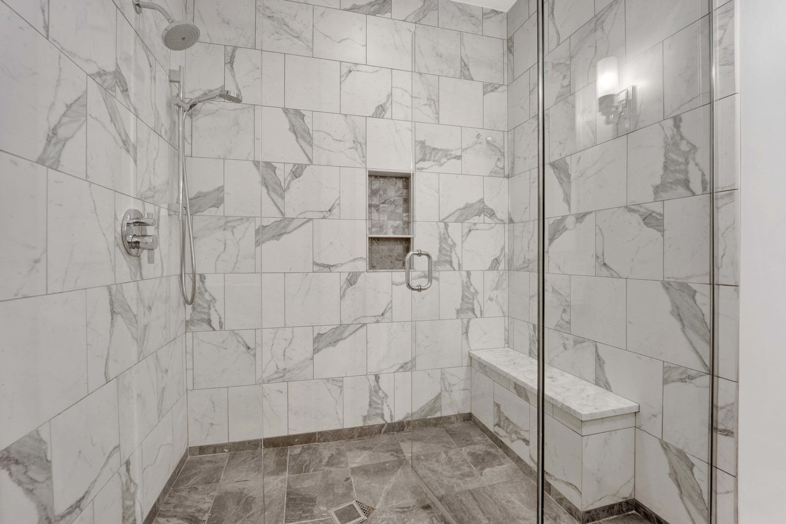 941 W Argyle Street Unit: 3W