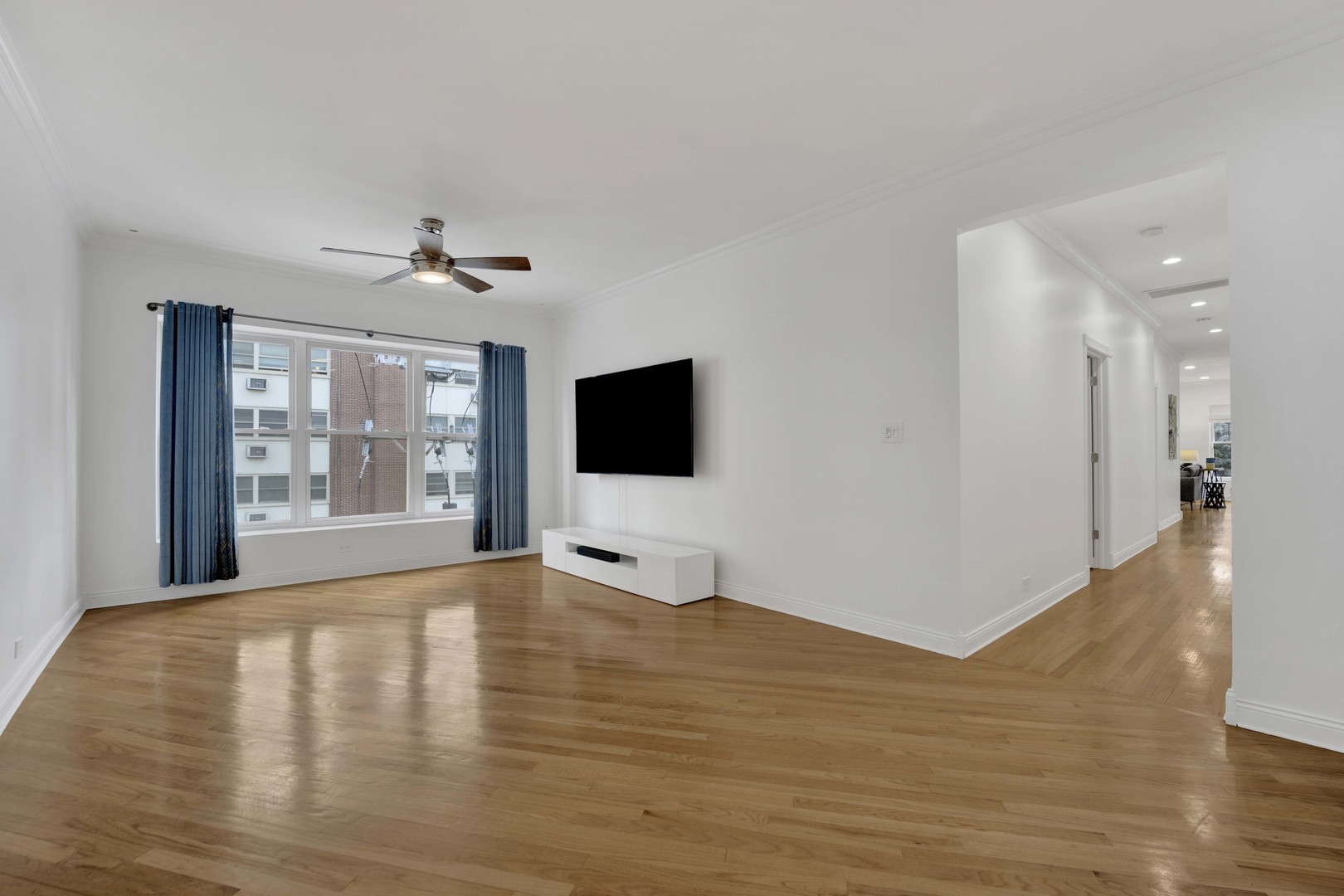941 W Argyle Street Unit: 3W