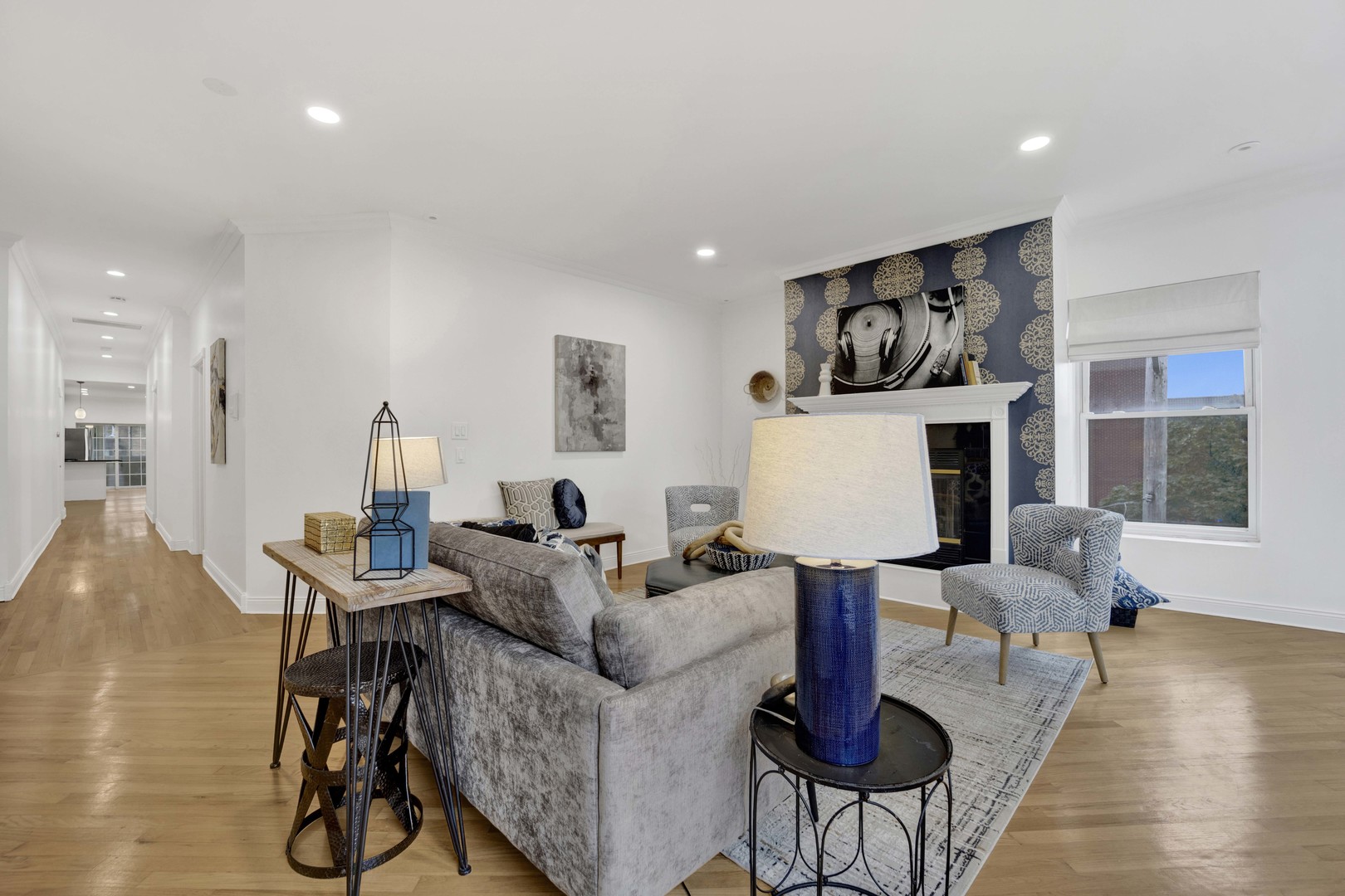 941 W Argyle Street Unit: 3W