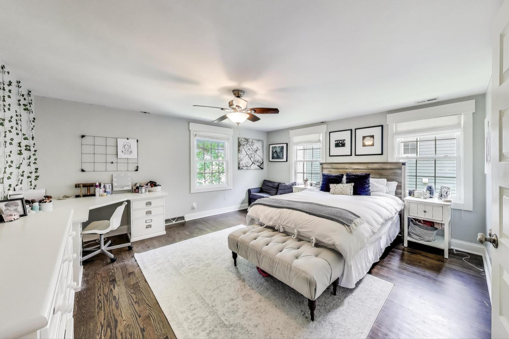 2015 SCHILLER Avenue
