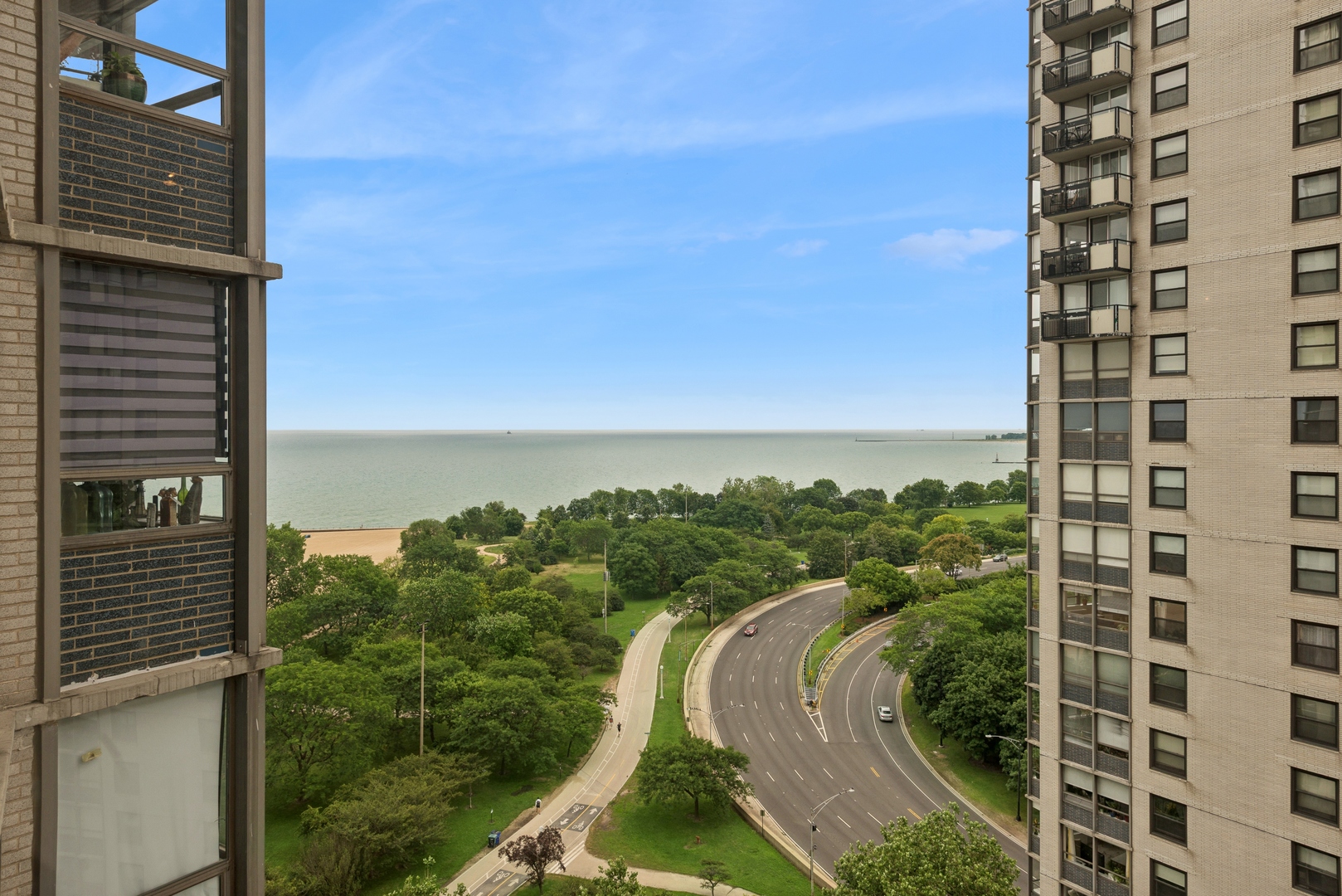 5701 N Sheridan Road Unit: 17E