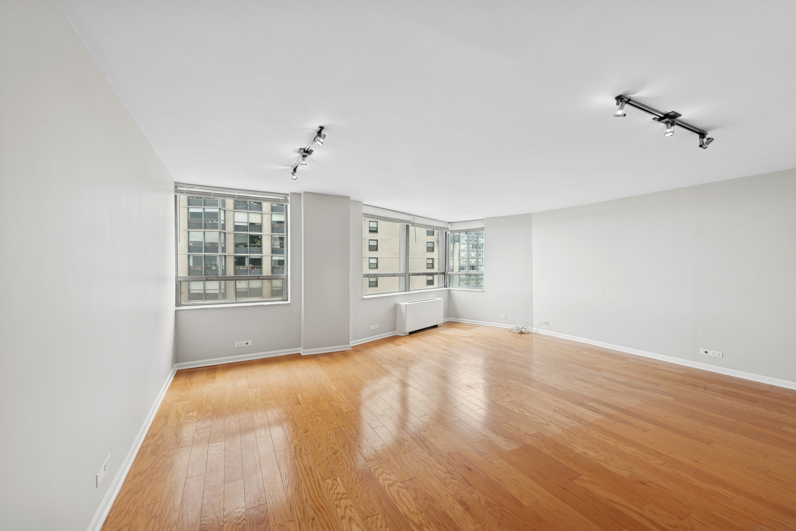 5701 N Sheridan Road Unit: 17E