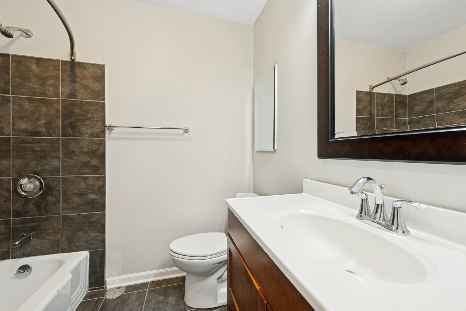 5701 N Sheridan Road Unit: 17E
