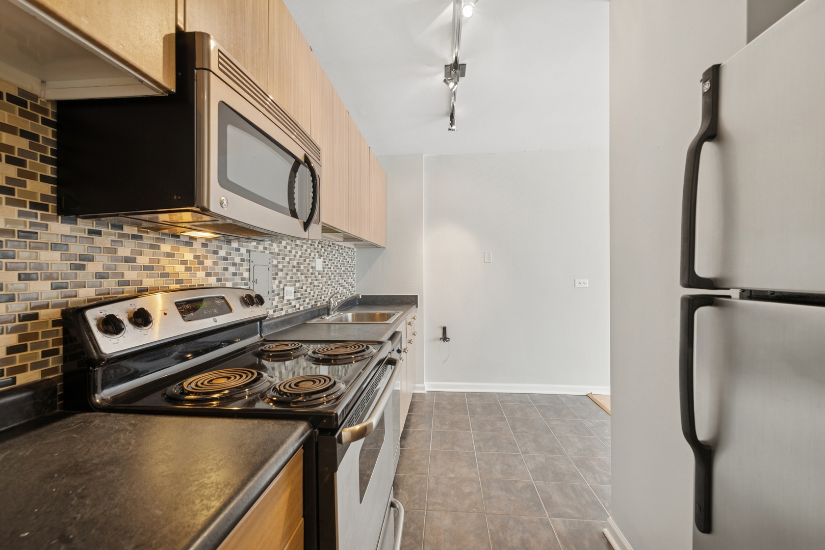 5701 N Sheridan Road Unit: 17E