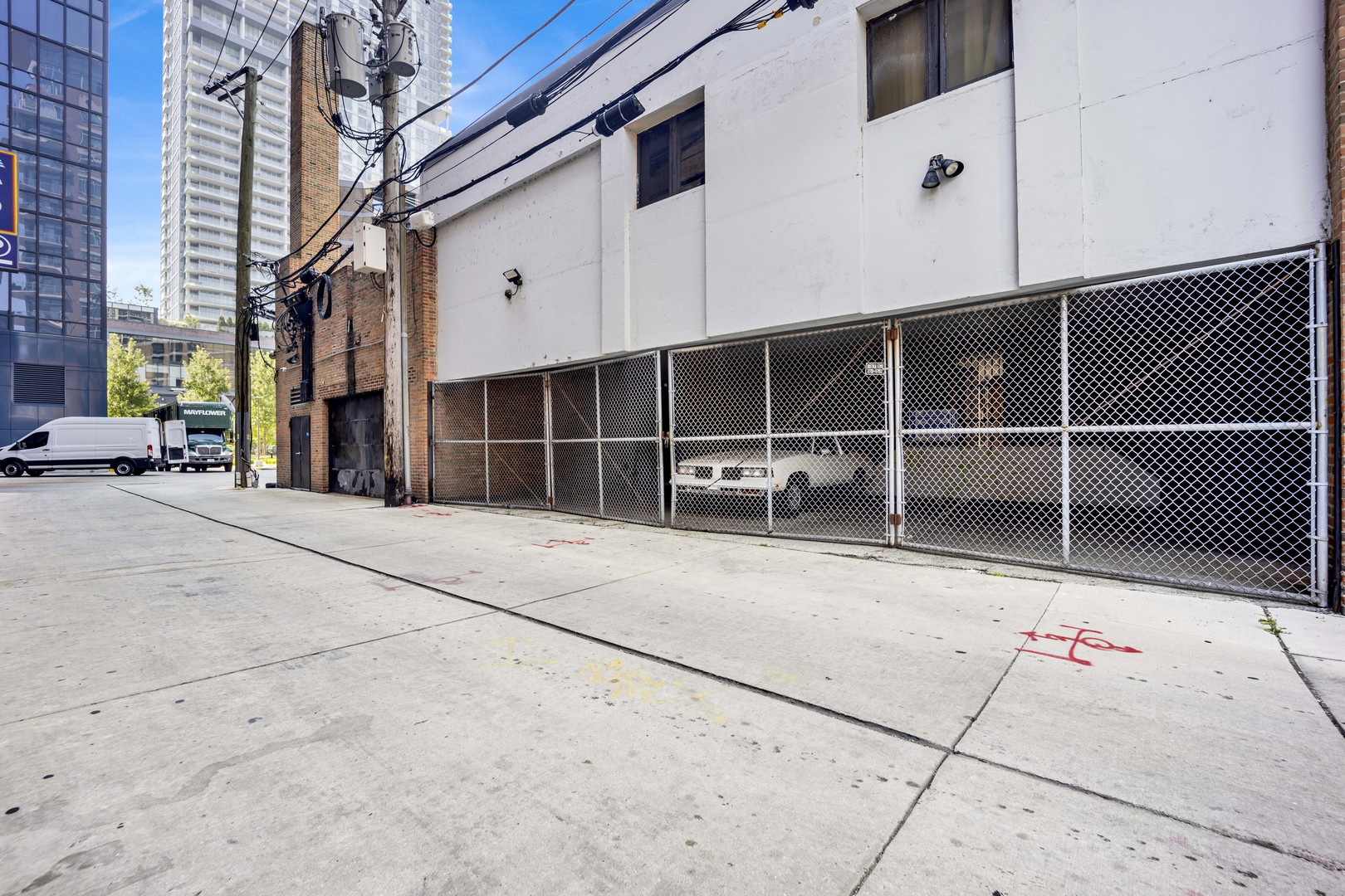 225 W Division Street
