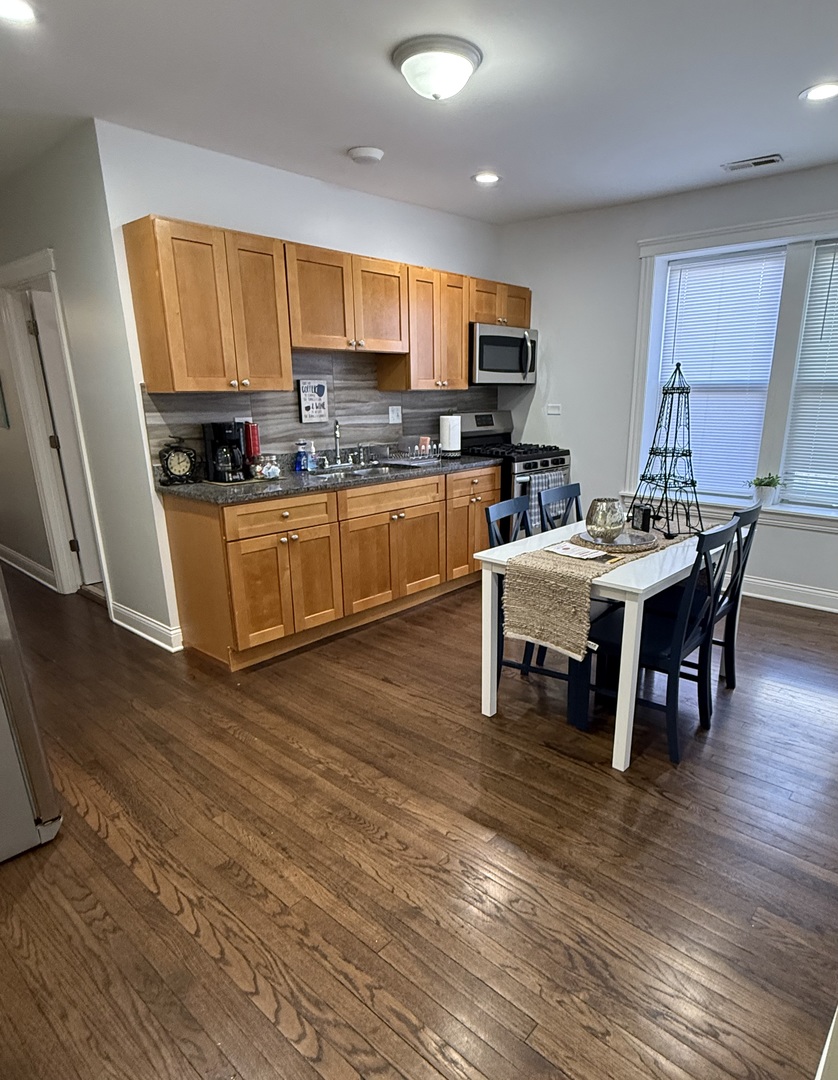 1025 S Austin Boulevard Unit: 1N