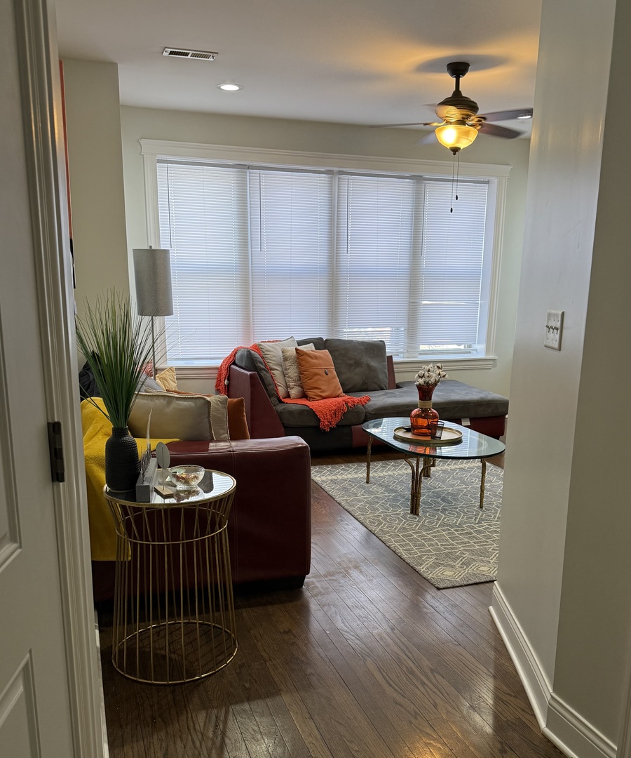 1025 S Austin Boulevard Unit: 1N