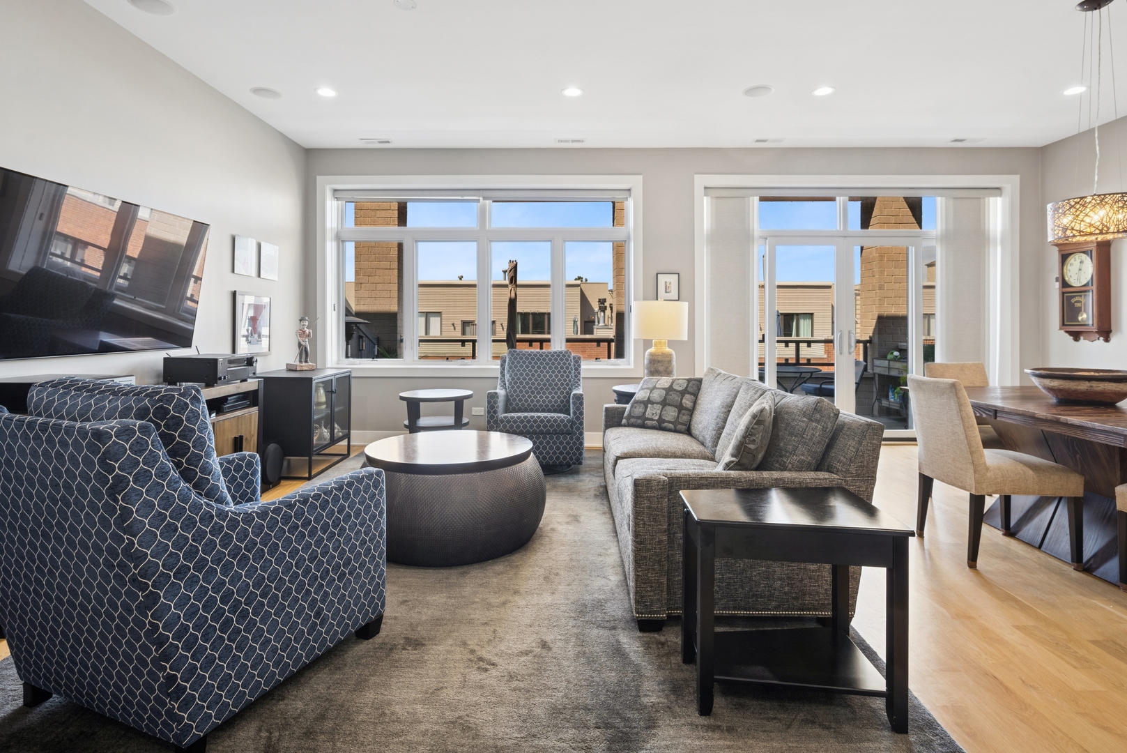 4115 N Lincoln Avenue Unit: 4N