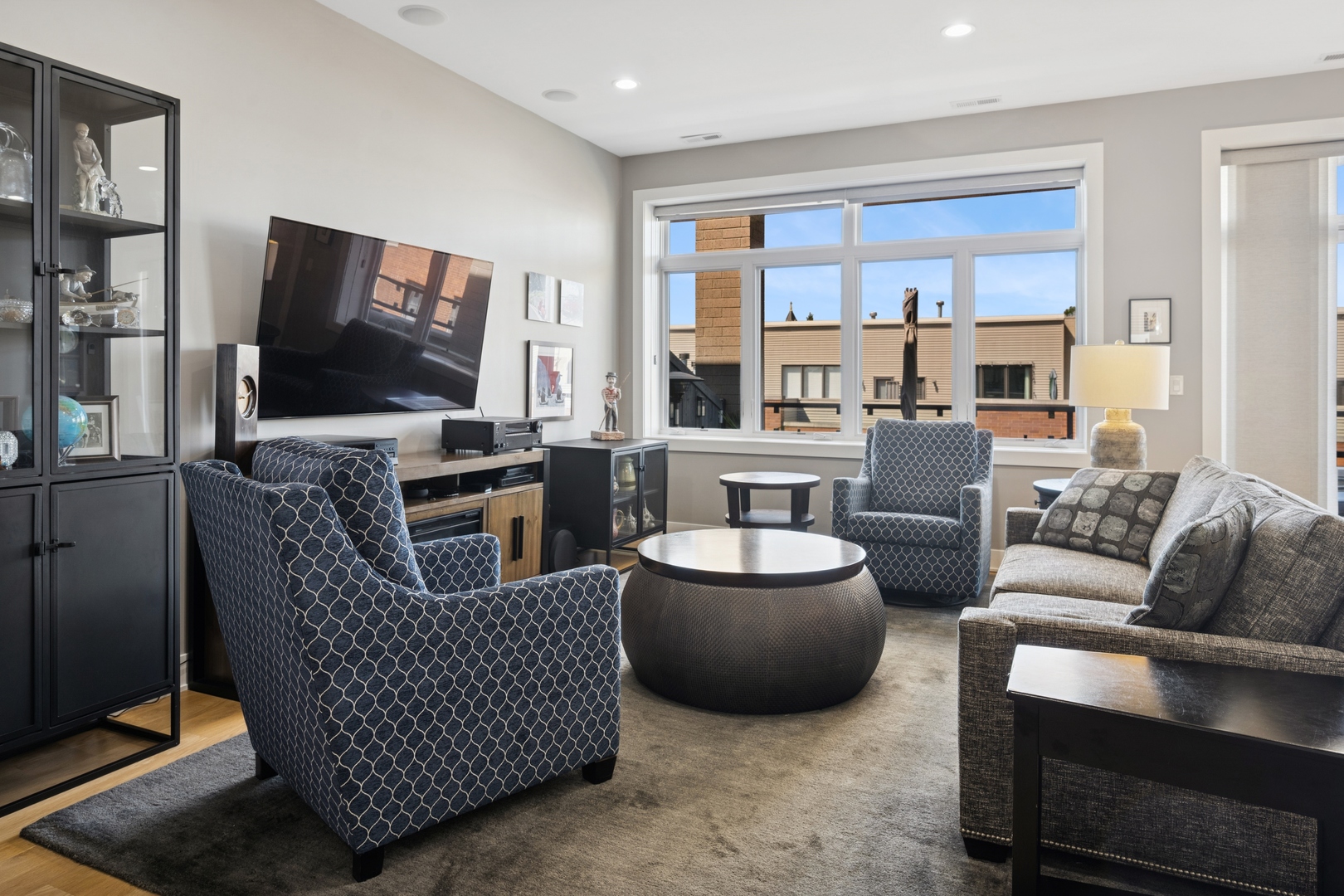 4115 N Lincoln Avenue Unit: 4N