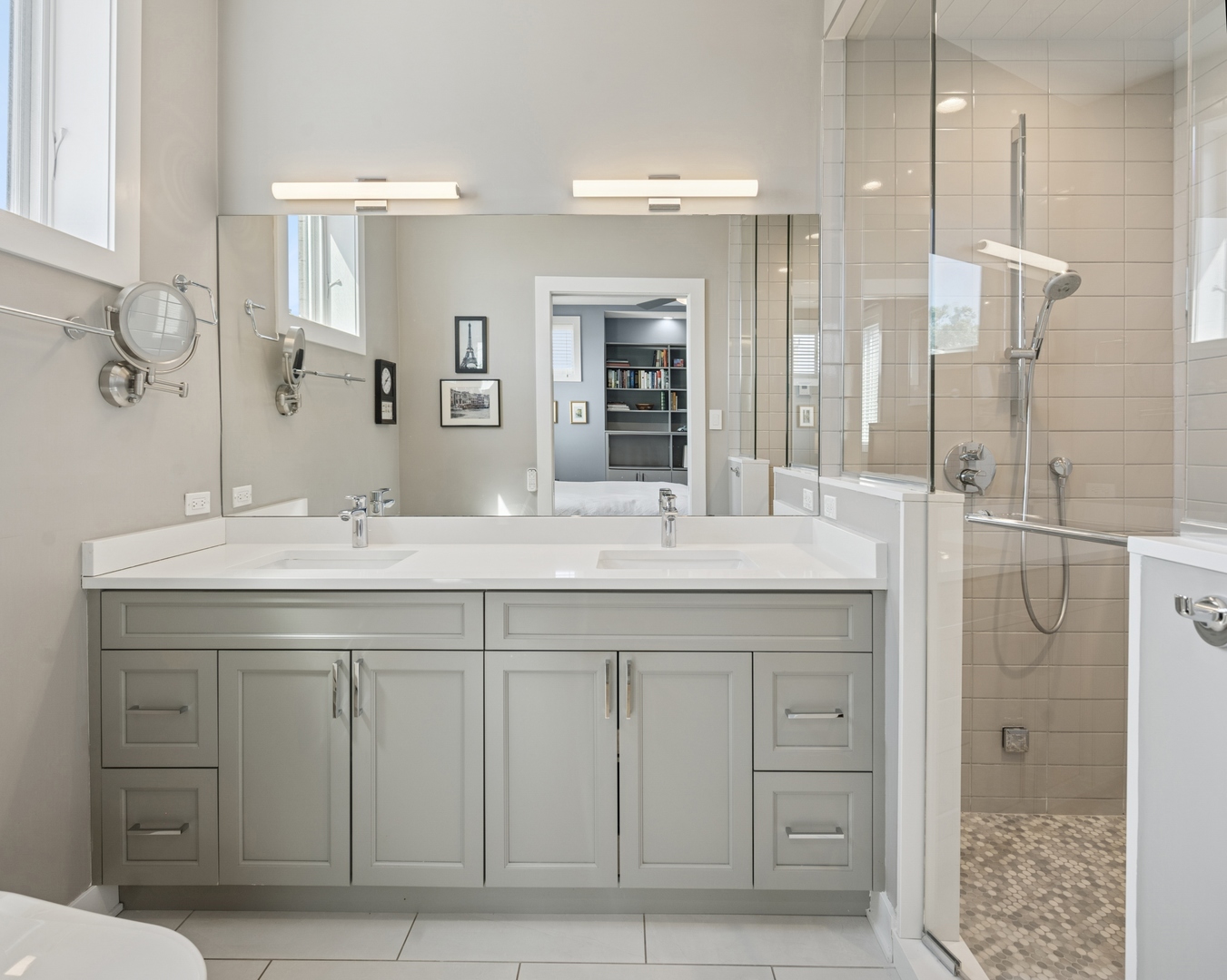 4115 N Lincoln Avenue Unit: 4N