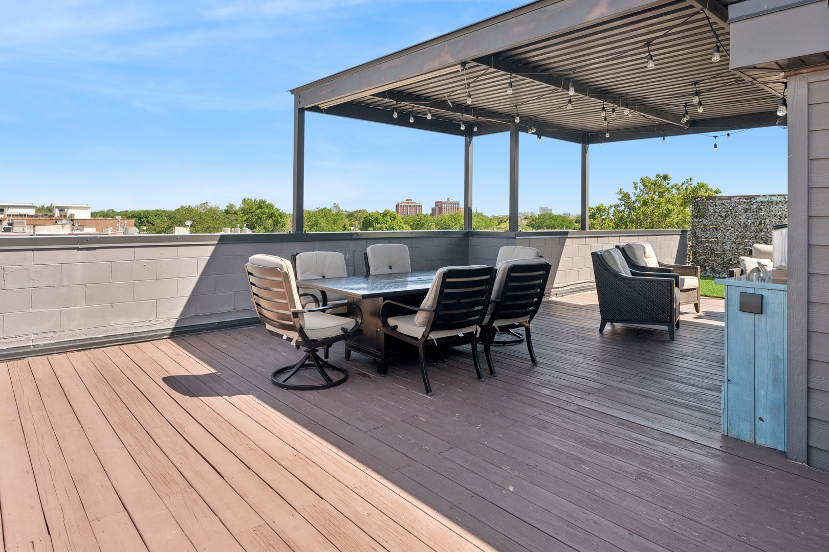 4115 N Lincoln Avenue Unit: 4N
