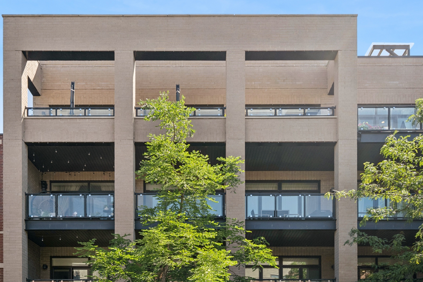 4115 N Lincoln Avenue Unit: 4N