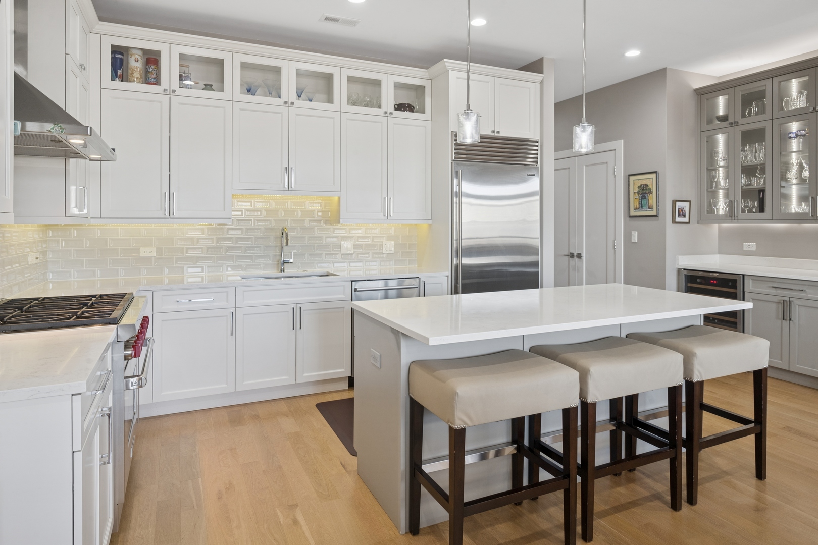 4115 N Lincoln Avenue Unit: 4N