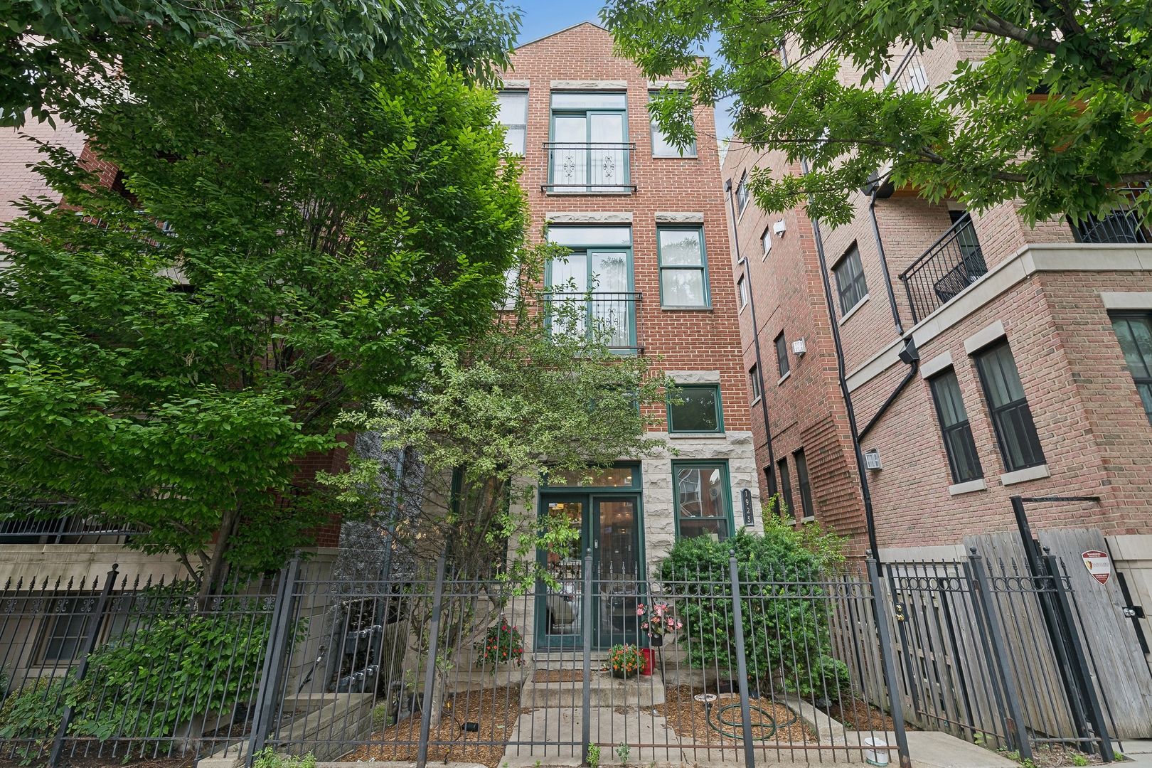 1925 N Damen Avenue Unit: 1