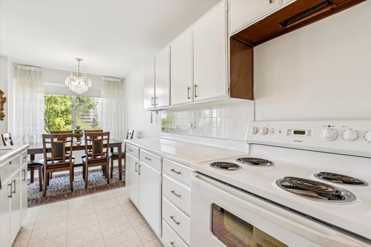 7033 N Kedzie Avenue Unit: 310
