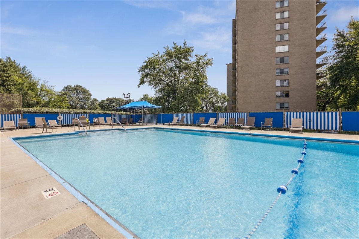 7033 N Kedzie Avenue Unit: 310