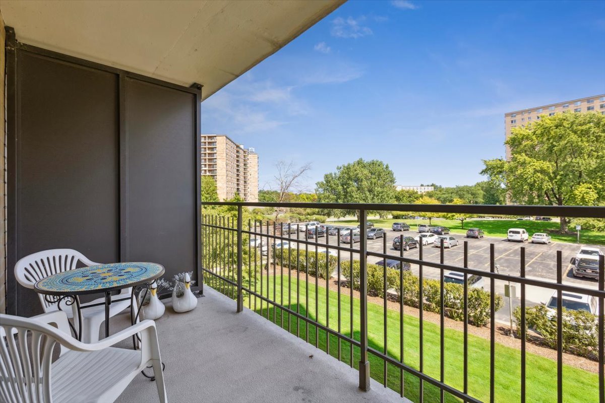 7033 N Kedzie Avenue Unit: 310
