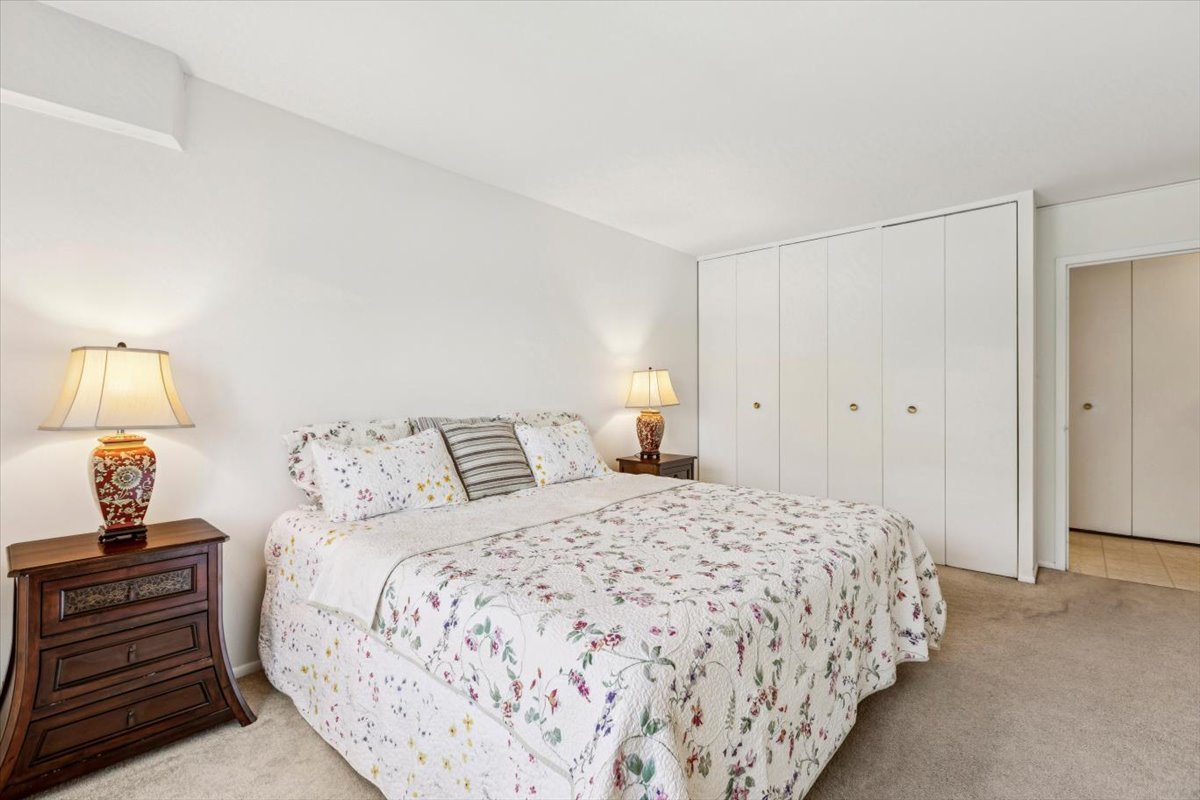7033 N Kedzie Avenue Unit: 310