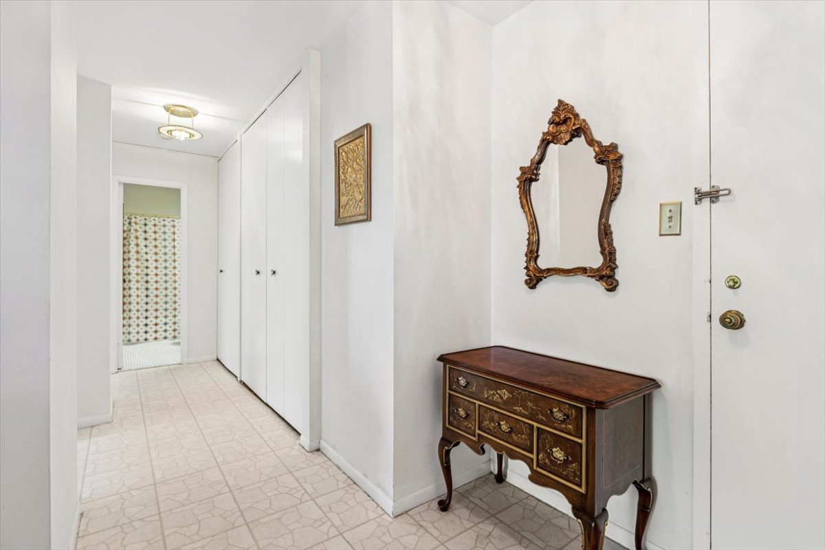 7033 N Kedzie Avenue Unit: 310