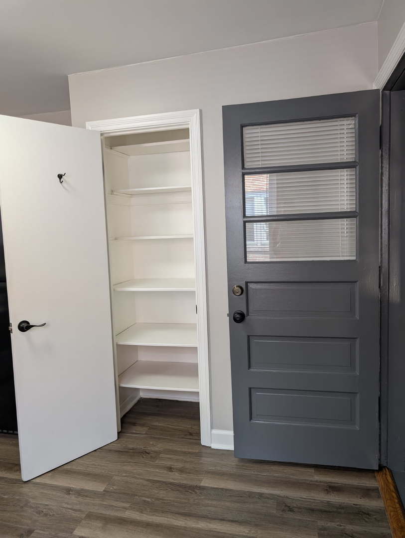 2909 W Farragut Avenue Unit: 2N