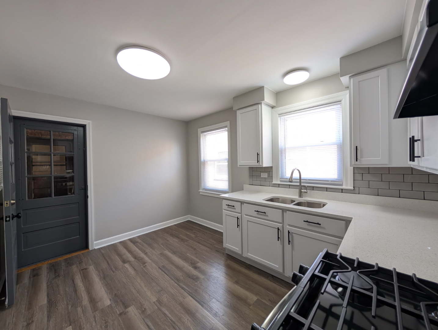 2909 W Farragut Avenue Unit: 2N