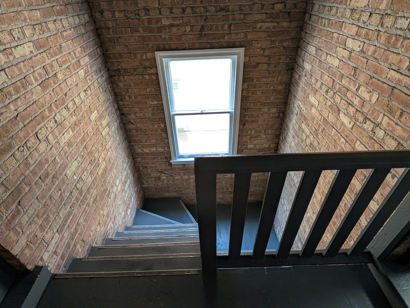 2909 W Farragut Avenue Unit: 2N