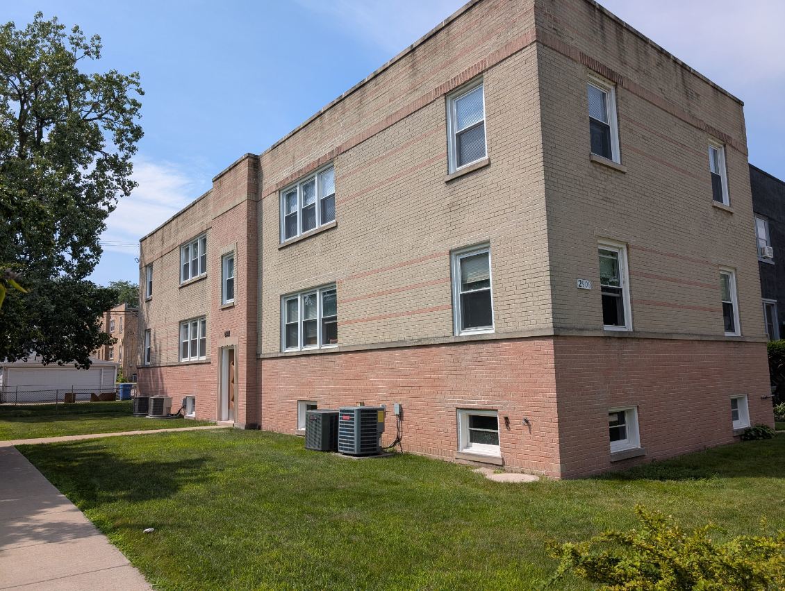 2909 W Farragut Avenue Unit: 2N