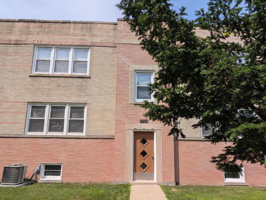 2909 W Farragut Avenue Unit: 2N