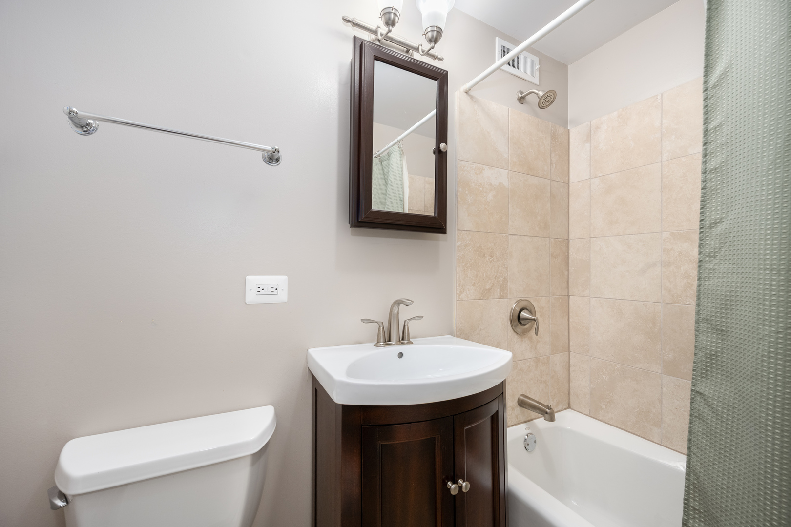 2545 W Catalpa Avenue Unit: 5C