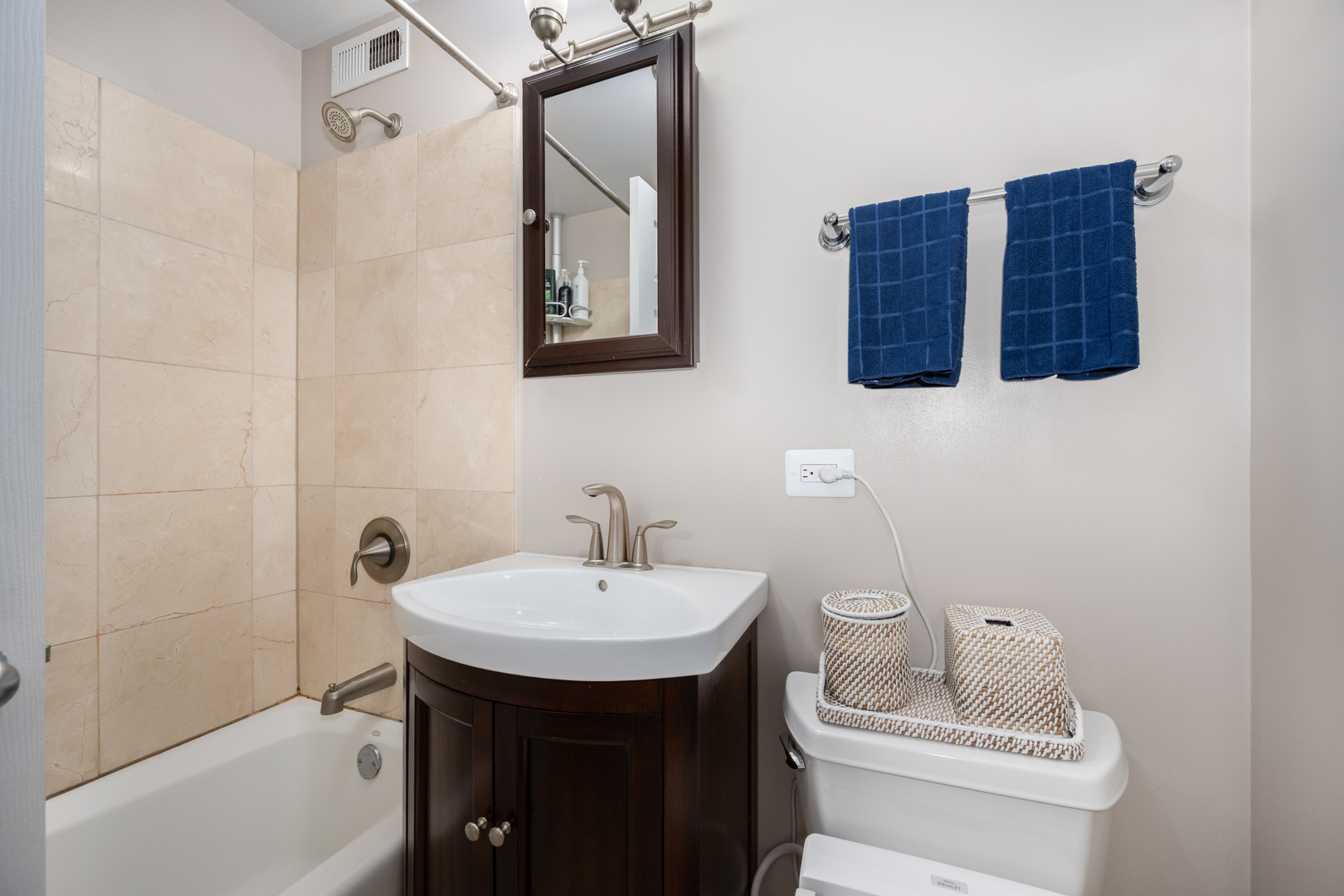 2545 W Catalpa Avenue Unit: 5C