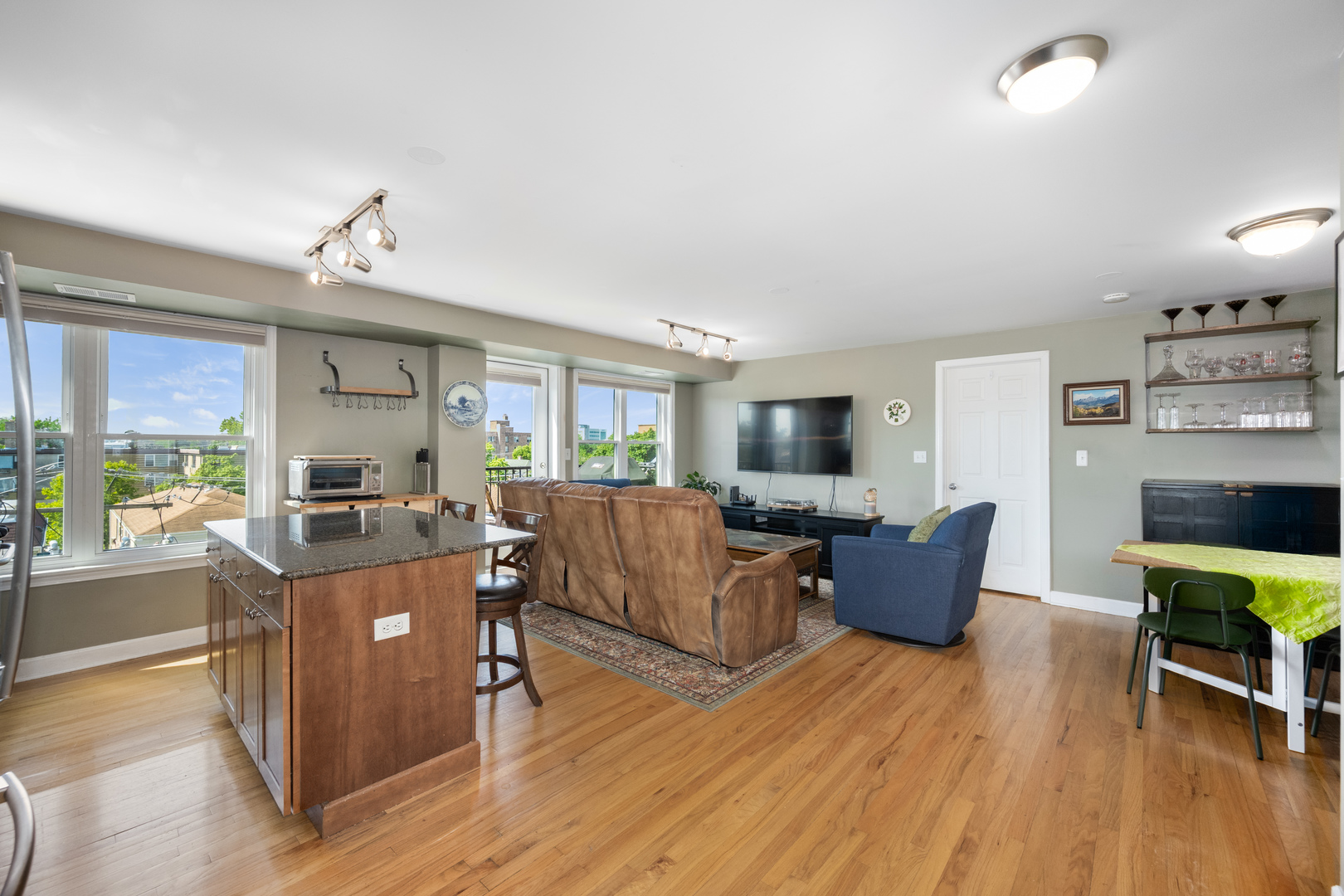 2545 W Catalpa Avenue Unit: 5C