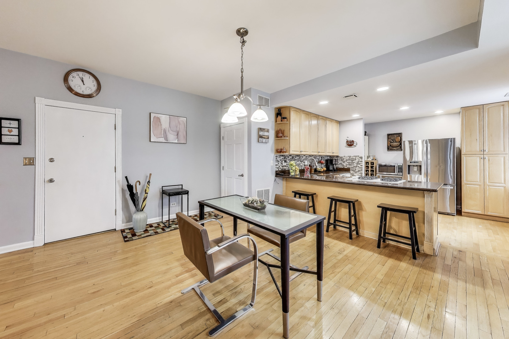 1908 W CHASE Avenue Unit: 103